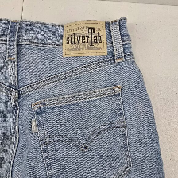 Levi's SilverTab Mom‎ Jean Light Wash High Rise Relaxed Fit 28 4444 - Picture 3 of 13